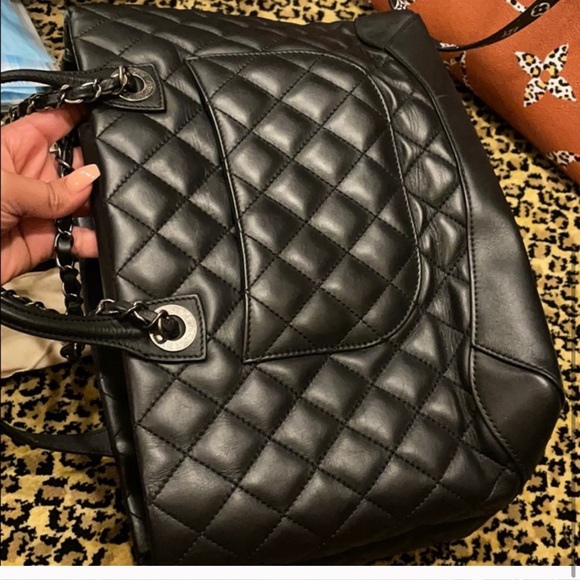 CHANEL TOTE BAG ♥️ - Picture 4 of 5
